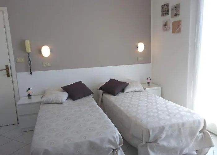 La Bella Hotel *