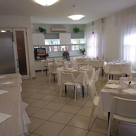 La Bella Ξενοδοχείο *