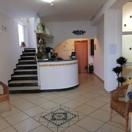 La Bella Hotel *